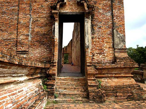 Vihan remains in Wat Maheyong, Ayutthaya.