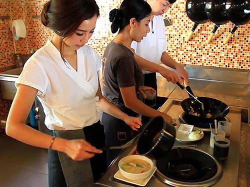 Pum Thai Cooking School