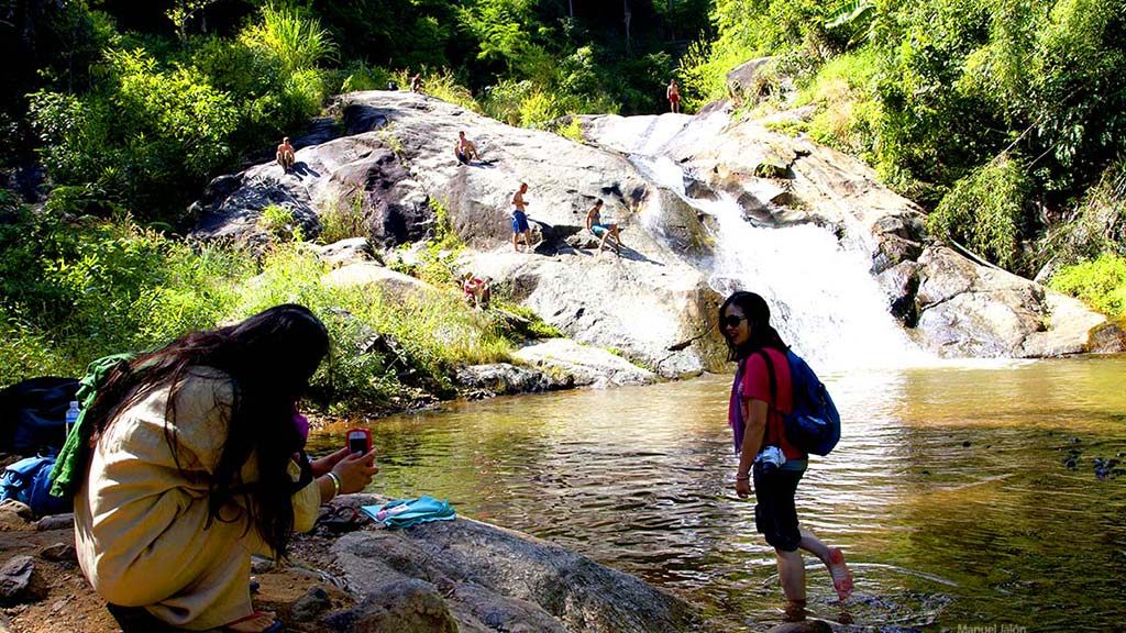 Mo Paeng Waterfall.