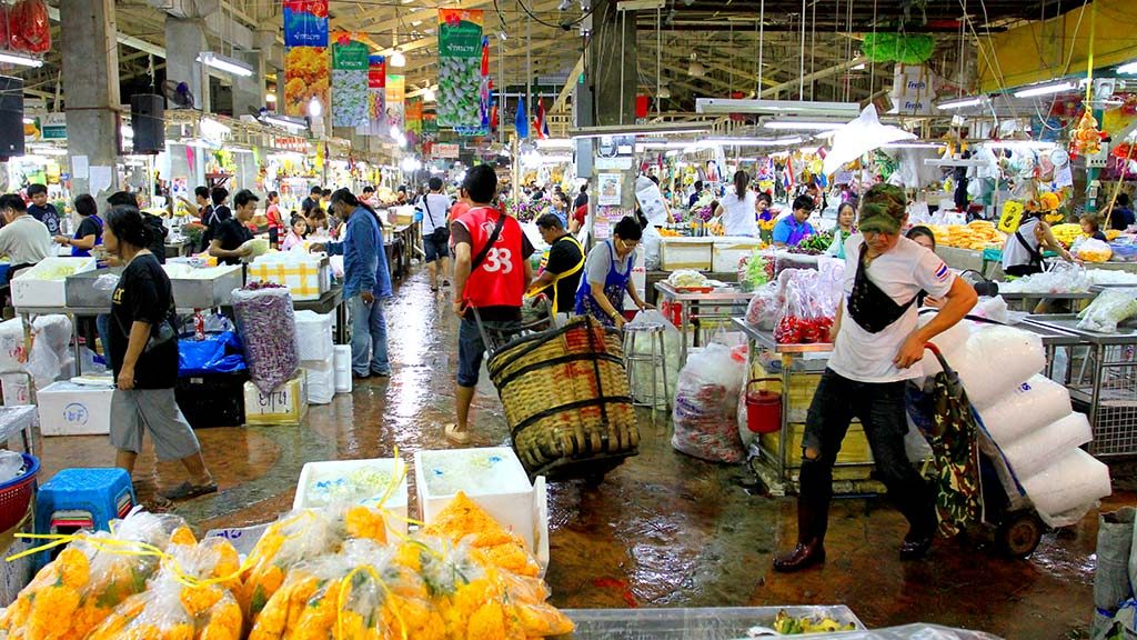 Pak Khlong Talad flower market.