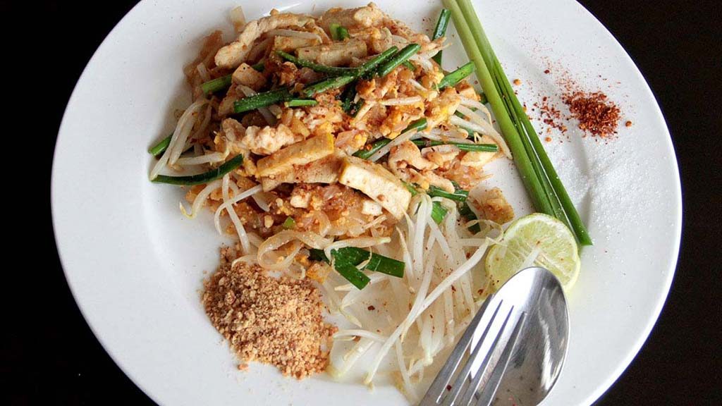 Pad Thai with chicken.