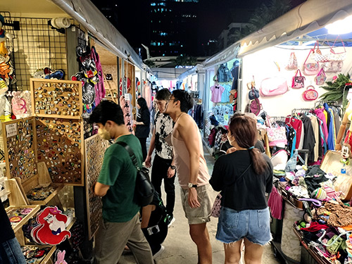 Mercado nocturno The One Ratchada en Bangkok