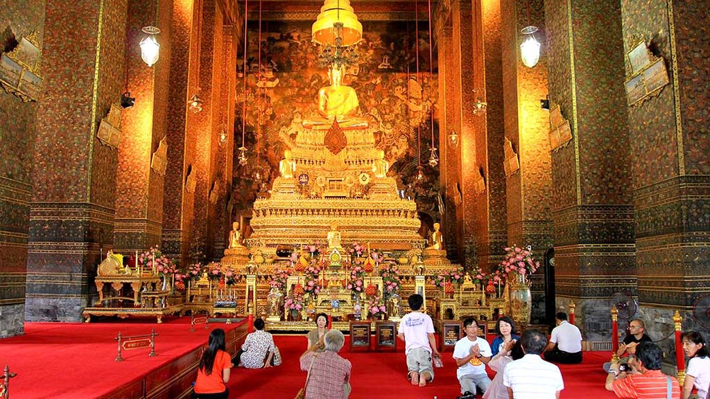 Ordination hall or ubosot, Wat Pho.