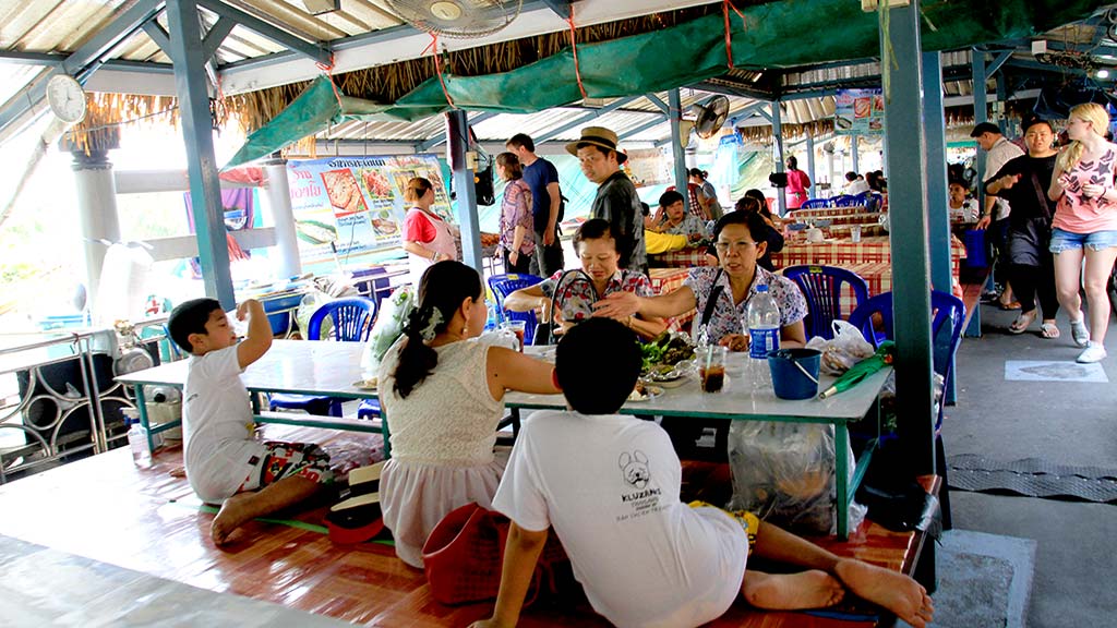 Taling Chan floating market.